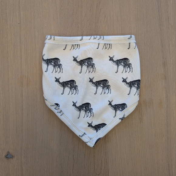 Kate Quinn Cream Deer Pattern Bib - Picture 1 of 3